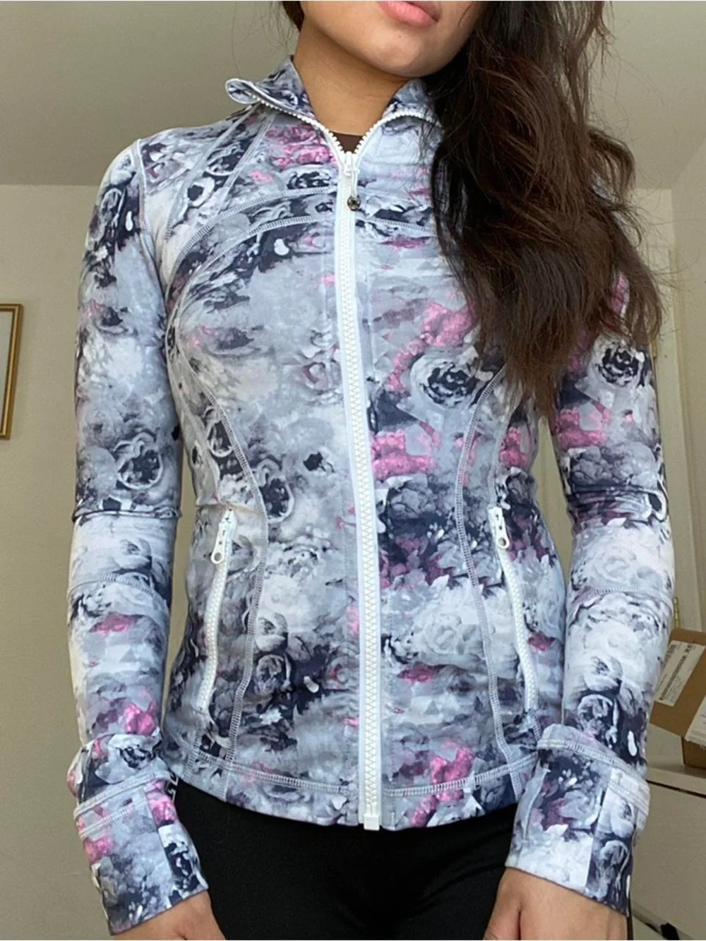 LULULEMON SIZE12~DEFINE MOODY FLORAL FORM FIT SPORTS PILATES YOGA RUNNING JACKET